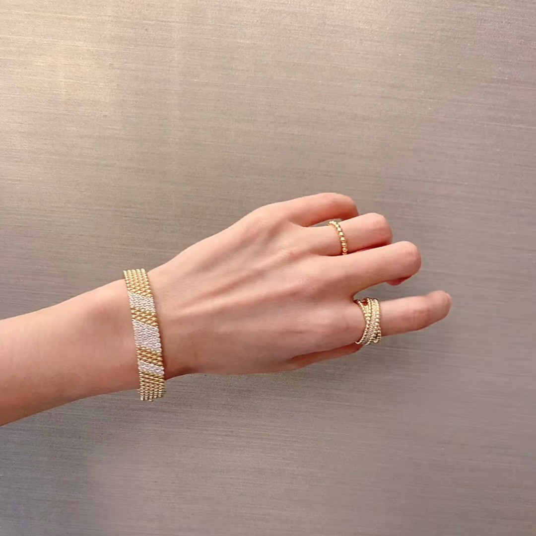 Van Cleef Arpels Perlee bracelet 18k rose gold with clear diamond pave 17cm