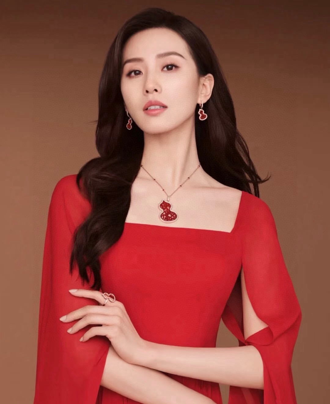 Qeelin Kirin Gourd Wulu Lace necklace rose gold metal red enamel clear diamond accents adjustable chain
