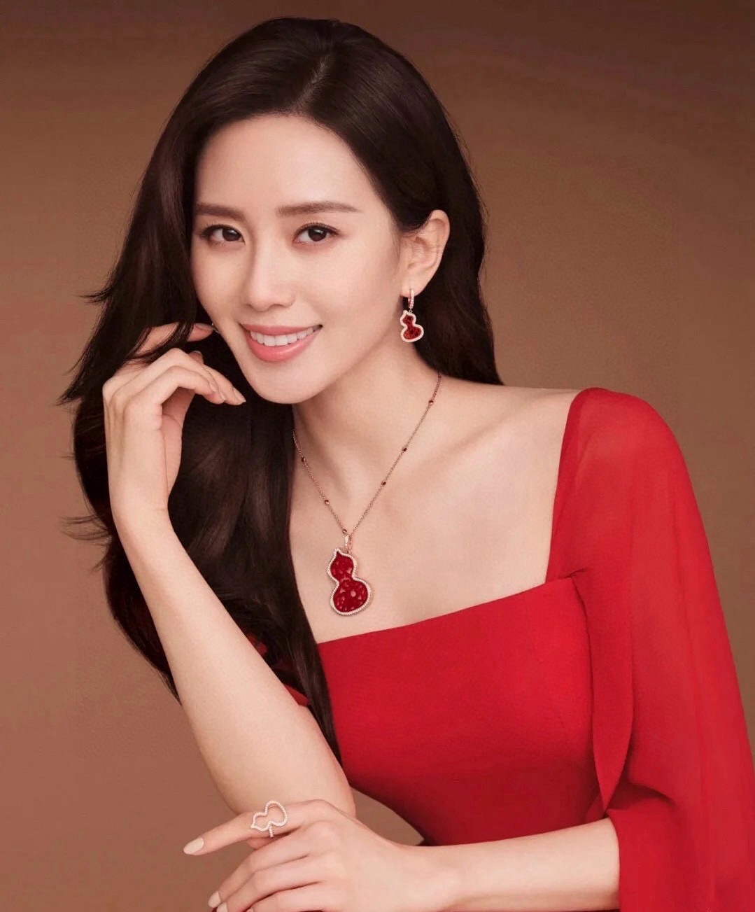 Qeelin Kirin Gourd Wulu Lace necklace rose gold metal red enamel clear diamond accents adjustable chain
