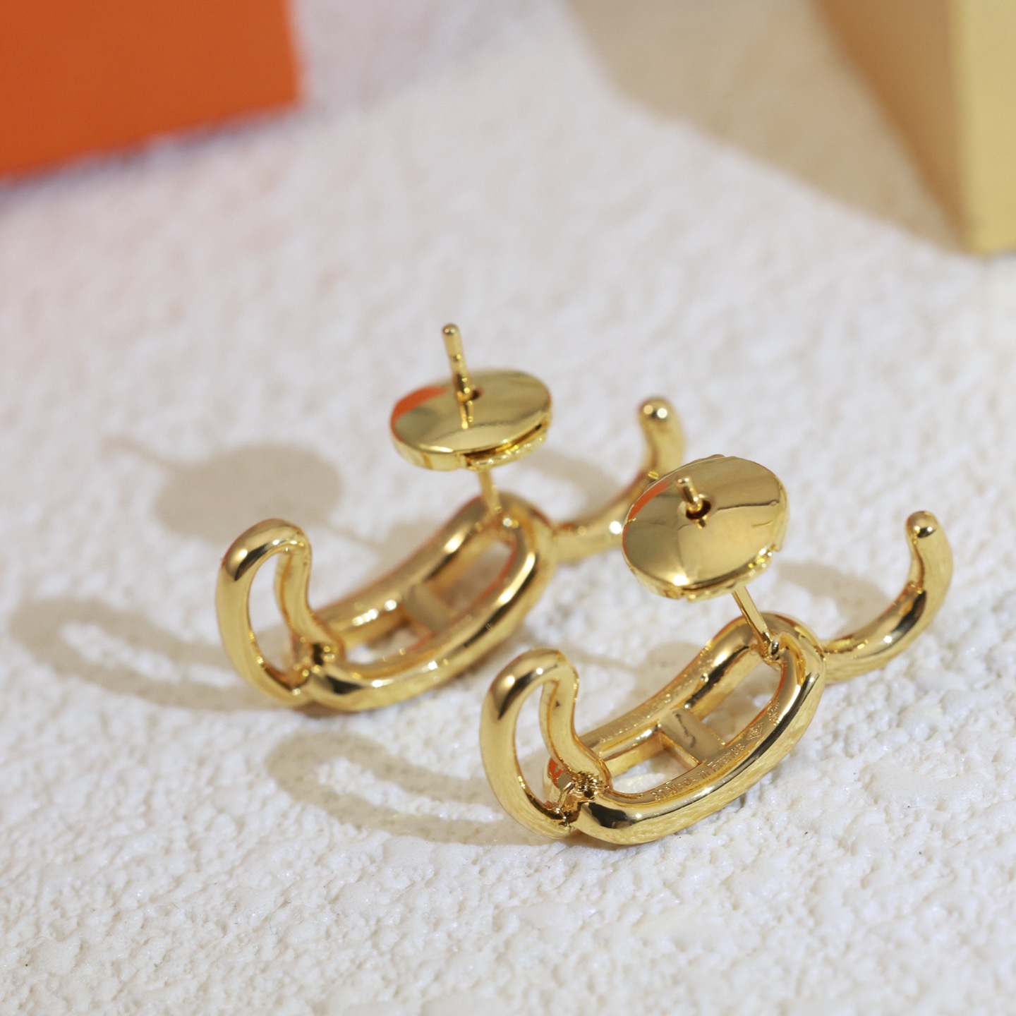 Orecchini Hermes Crescendo in metallo argentato con pavé di diamanti trasparenti, lunghezza goccia 1,2 cm