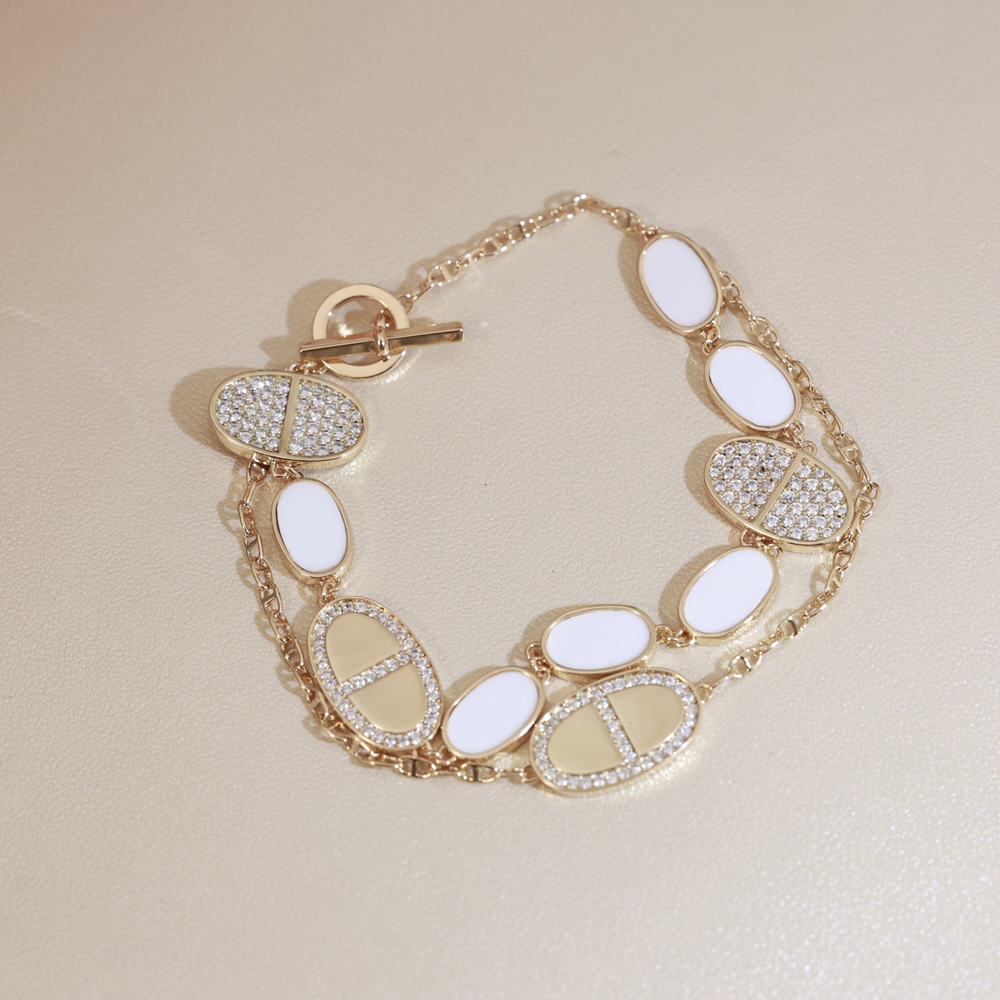 Bracciale Hermes Chaine d Ancre Verso in oro rosa 18 carati con madreperla bianca e diamanti trasparenti 17 cm