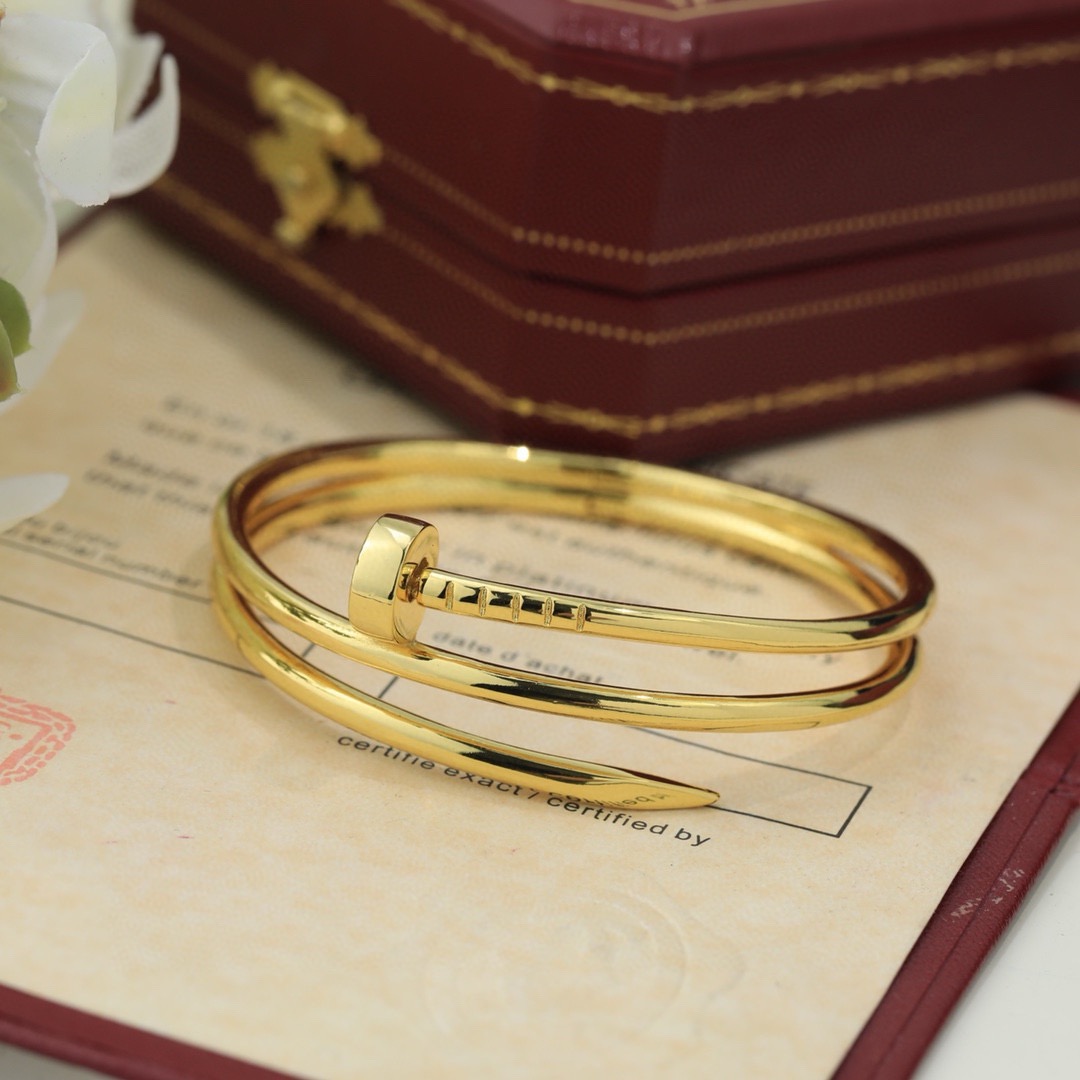Cartier Juste un Clou bracelet 18k yellow gold 18k rose gold 18k white gold no gemstones 17