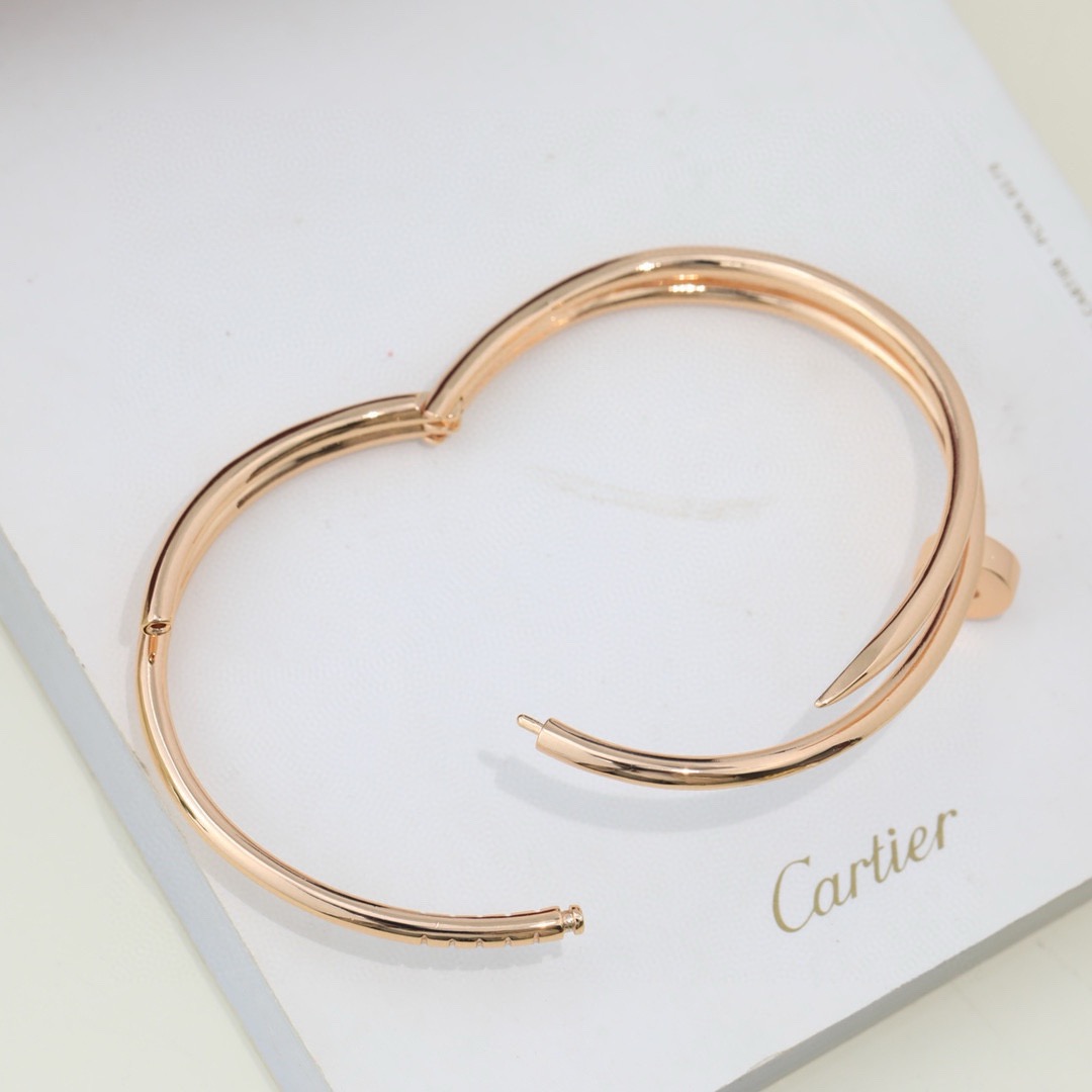 Cartier Juste un Clou bracelet 18k yellow gold 18k rose gold 18k white gold no gemstones 17