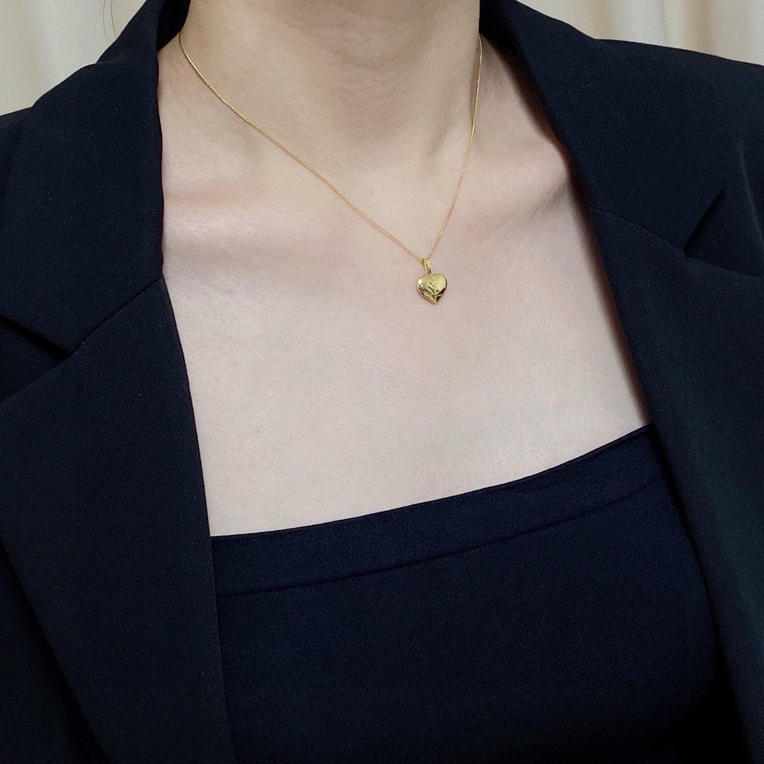 Saint Laurent 1961 YSL Heart Pendant necklace gold tone metal 40cm with 5cm extender