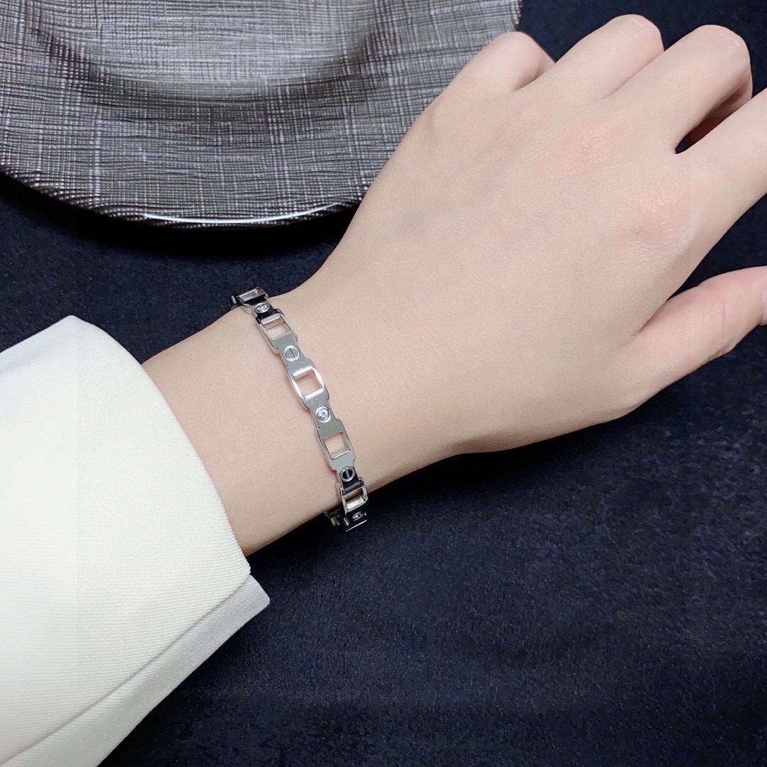Cartier Love Chain Bracelet bracelet 18k yellow gold 18k white gold clear diamond accents 17cm