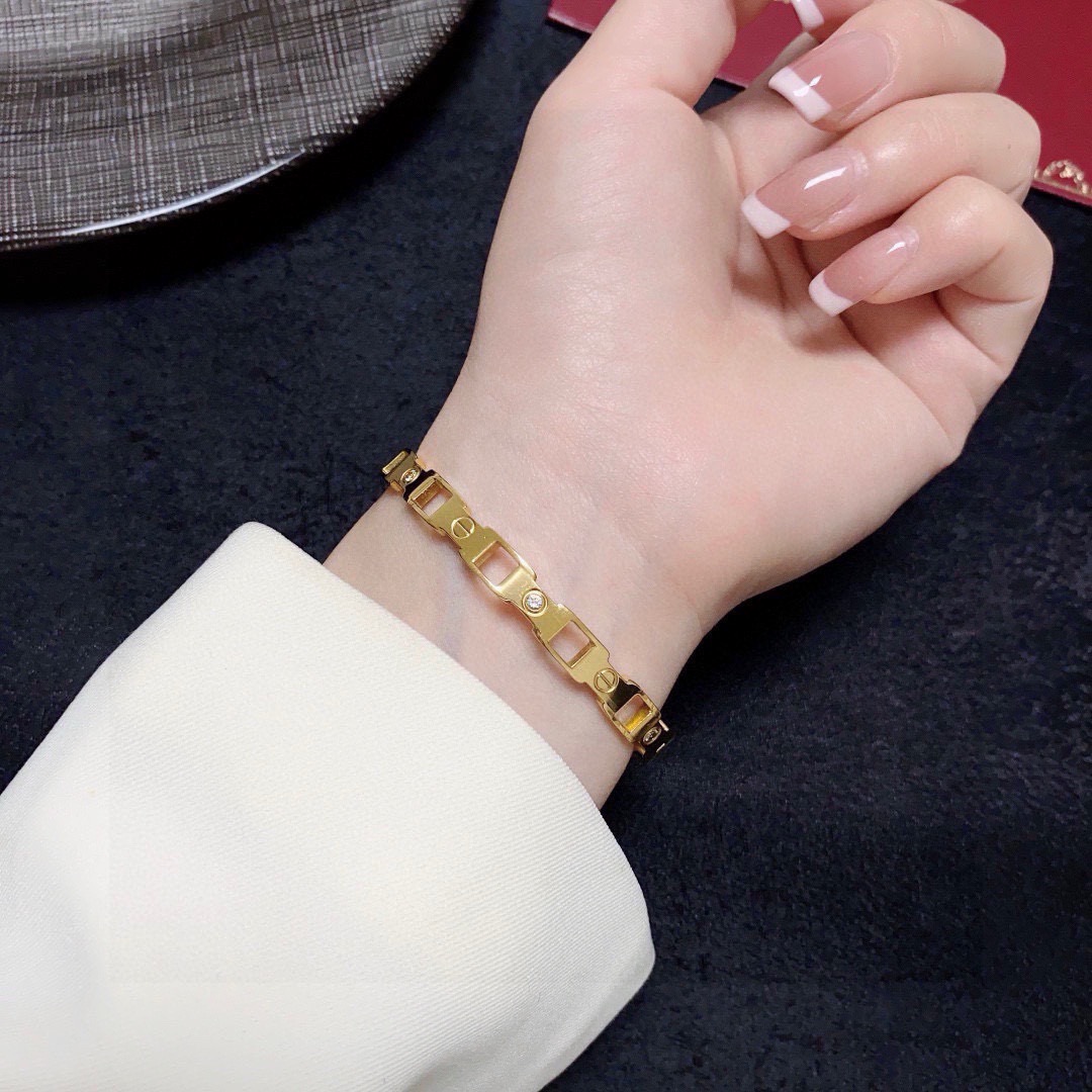 Cartier Love Chain Bracelet bracelet 18k yellow gold 18k white gold clear diamond accents 17cm