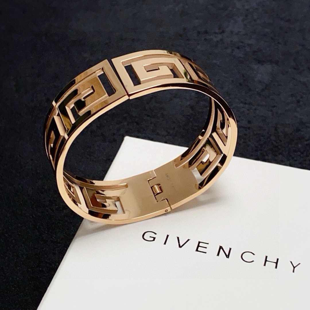 Luxury necklace