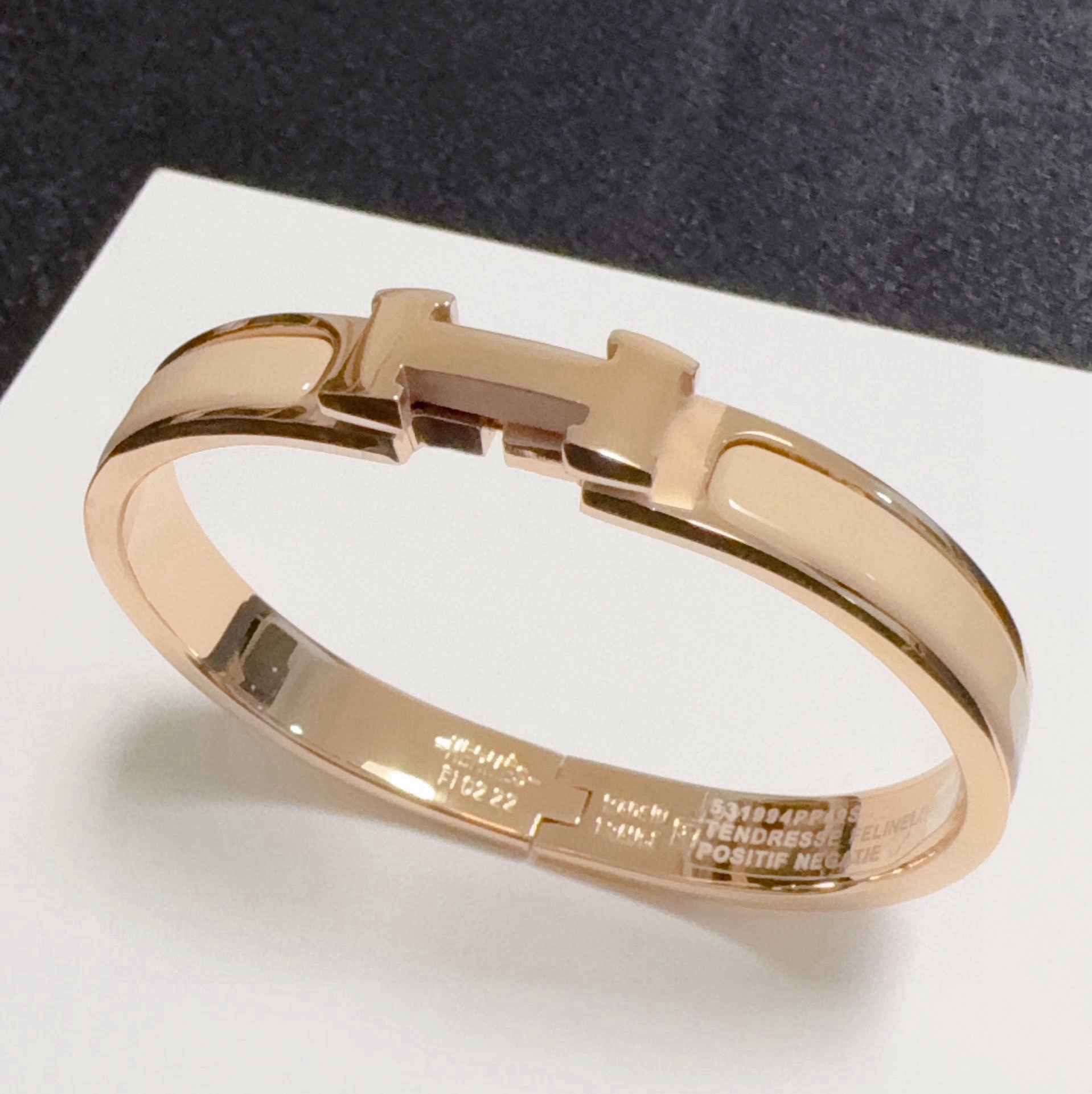 Bracciale Hermes Clic H in metallo oro rosa con smalto bianco crema 8mm MM