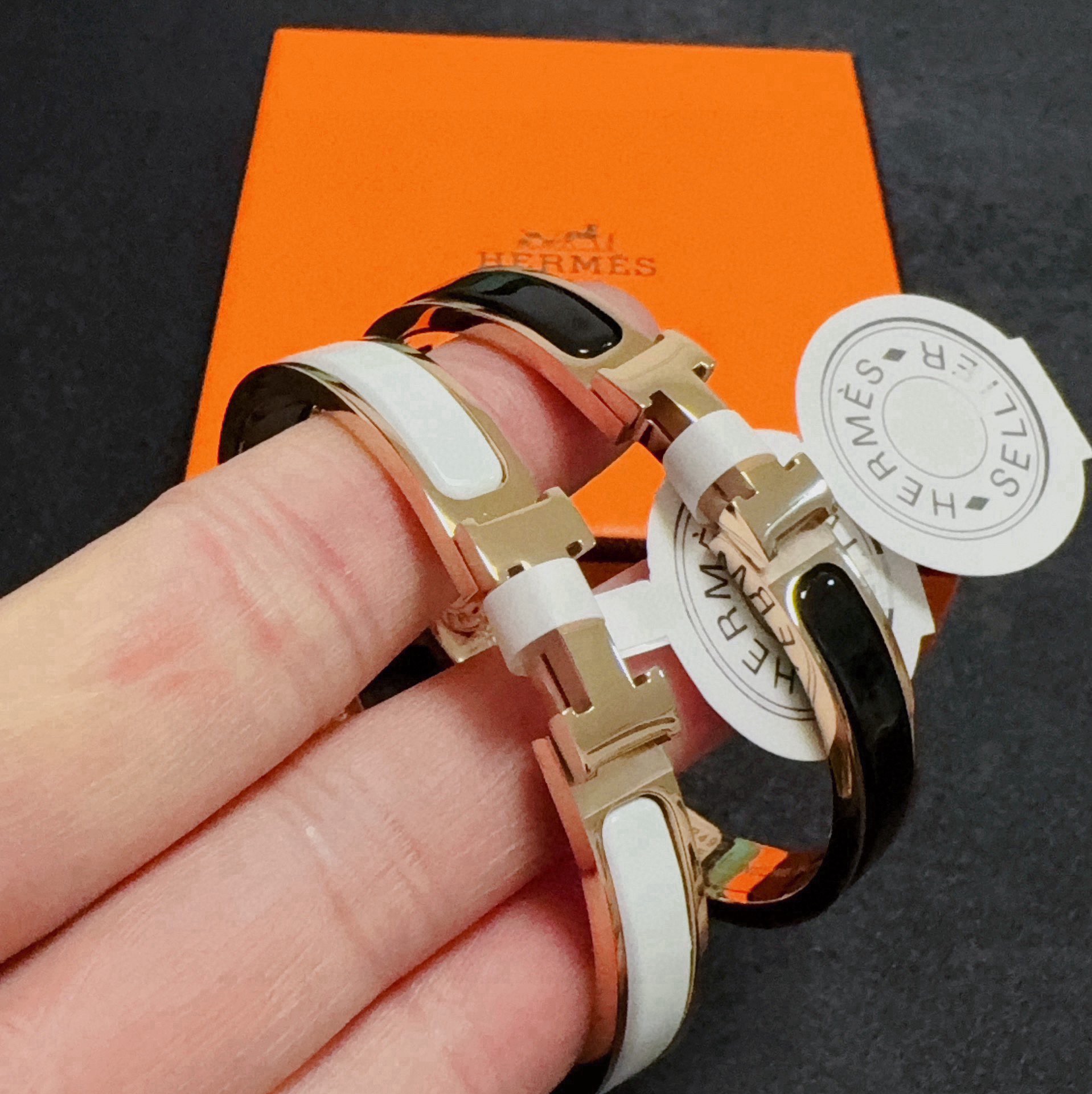Bracciale Hermes Clic H in metallo oro rosa con smalto bianco crema 8mm MM