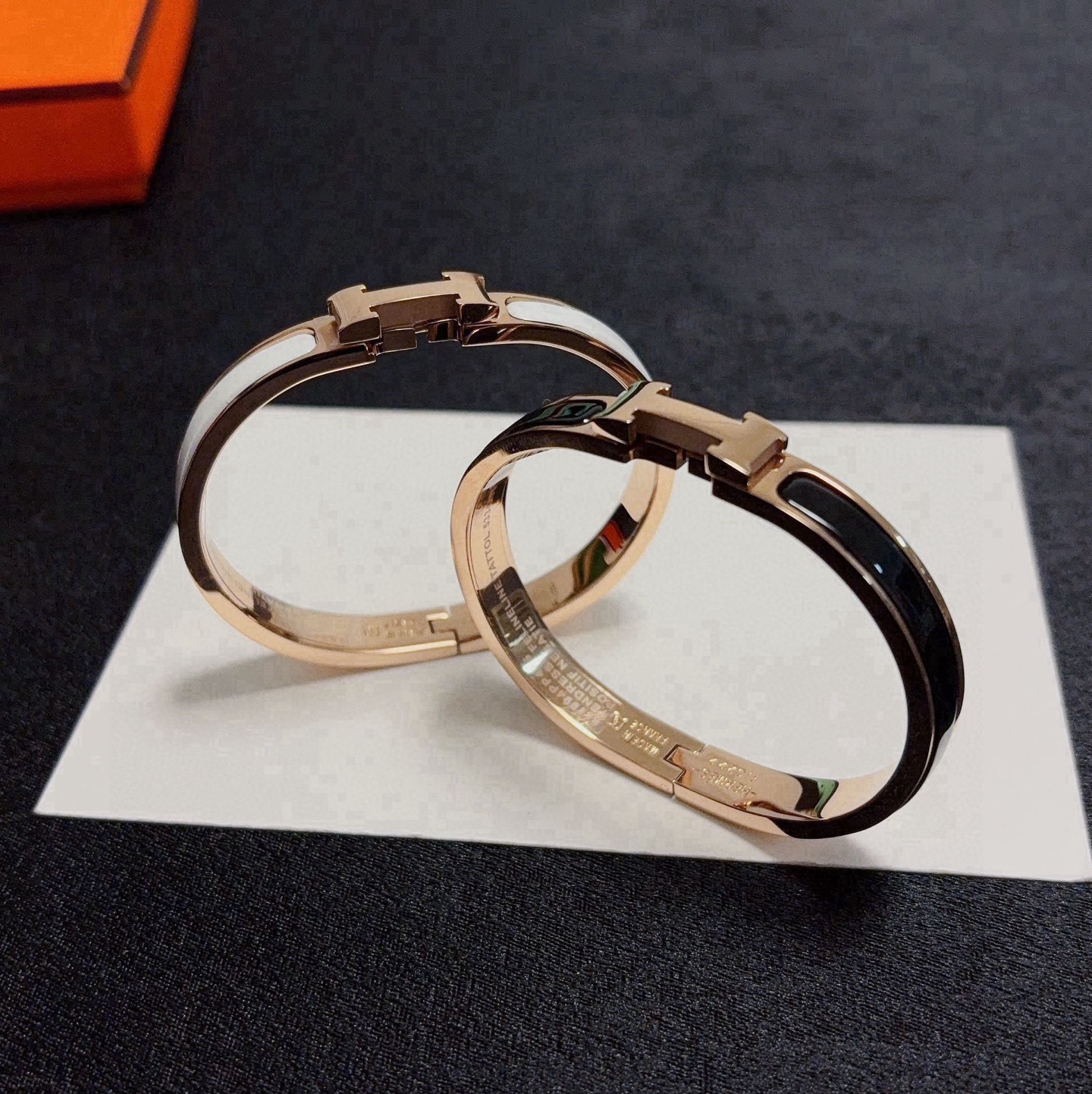 Bracciale Hermes Clic H in metallo oro rosa con smalto bianco crema 8mm MM