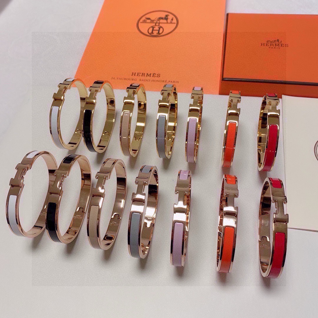 Bracciale Hermes Clic H in metallo color oro con smalto grigio chiaro 8 mm MM