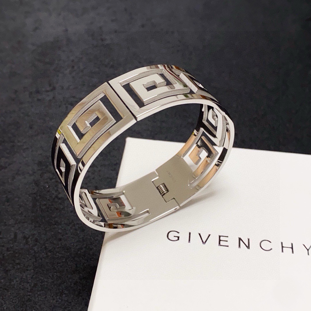 Luxury necklace