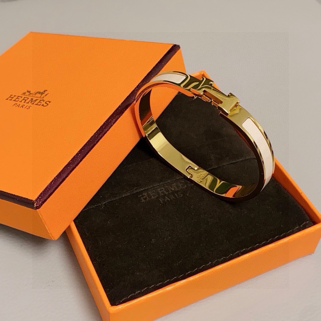 Bracciale Hermes Clic H in metallo color oro con smalto crema 8 mm MM
