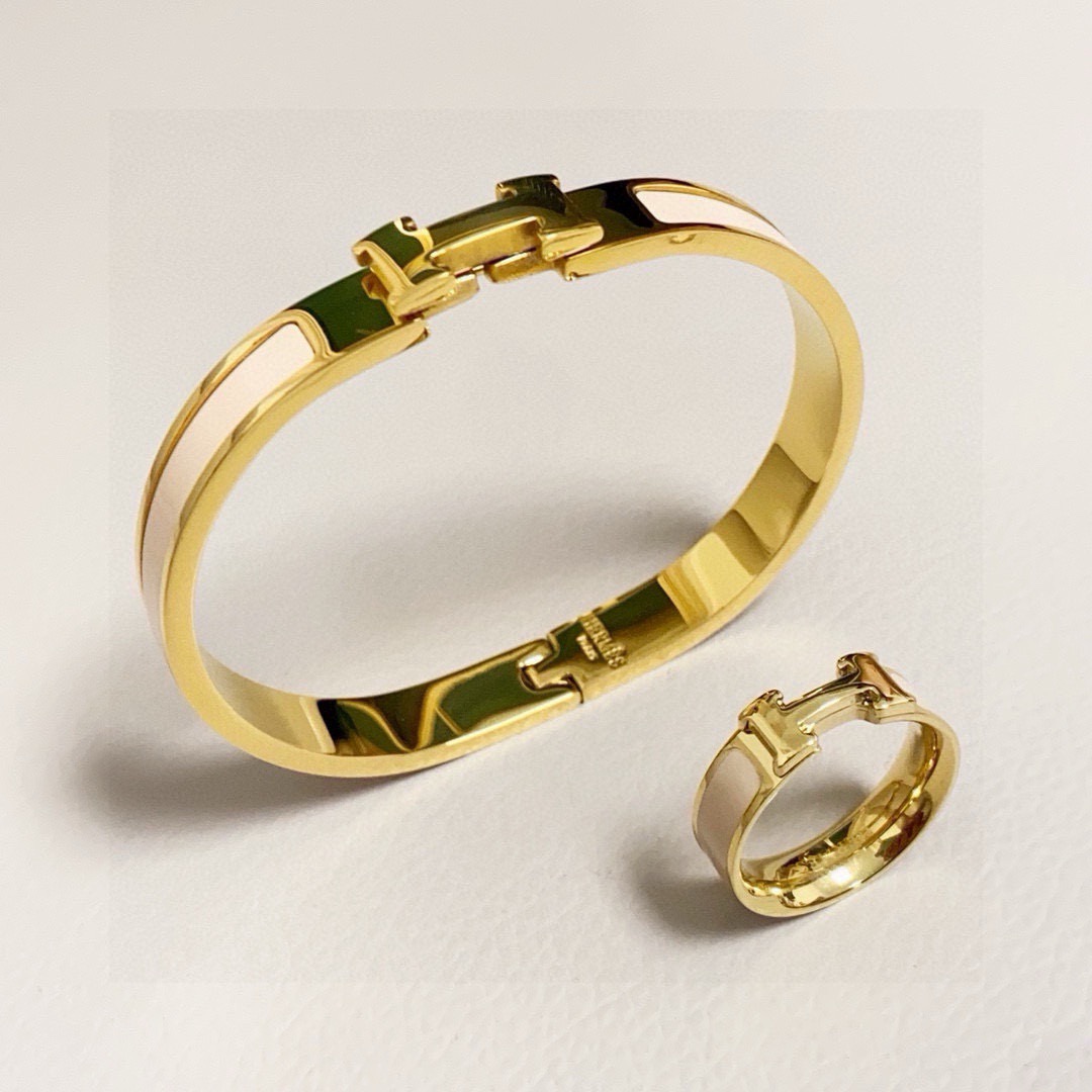 Bracciale Hermes Clic H in metallo color oro con smalto crema 8 mm MM