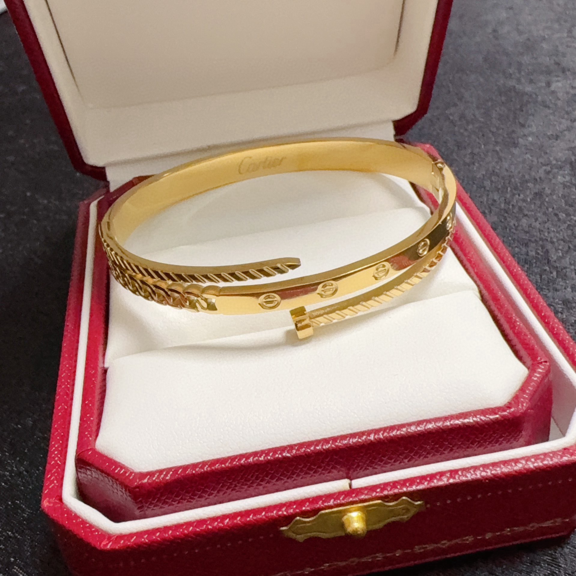 Cartier Love Nail Twisted Cuff bracelet 18k yellow gold 17