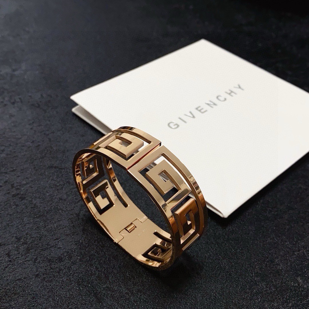 Luxury necklace