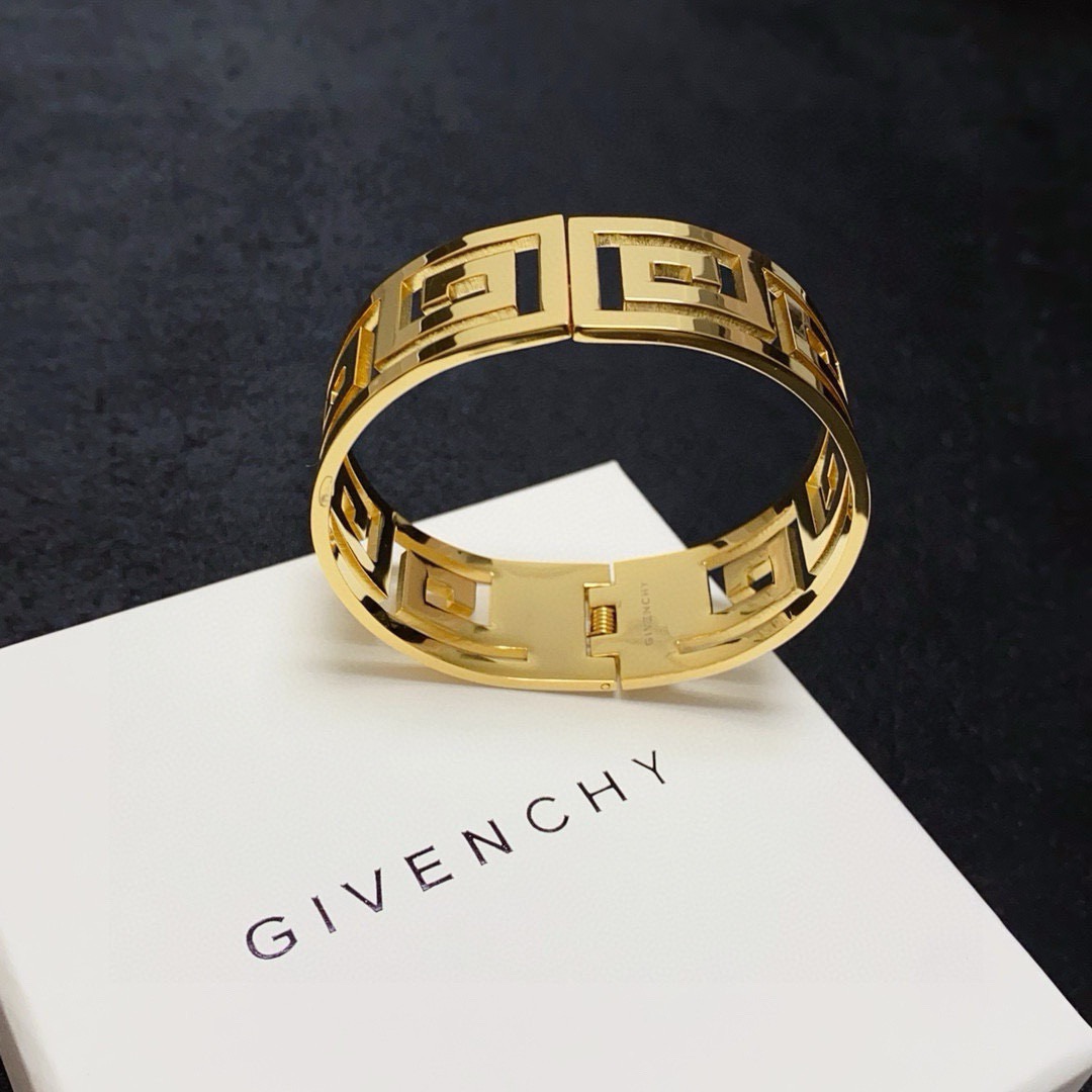 Luxury necklace