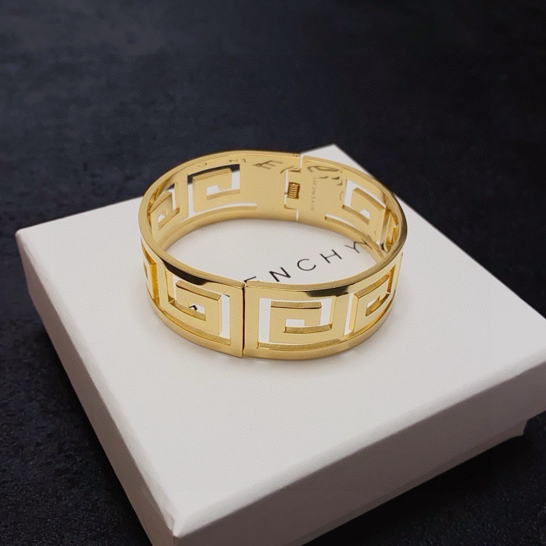 Luxury necklace