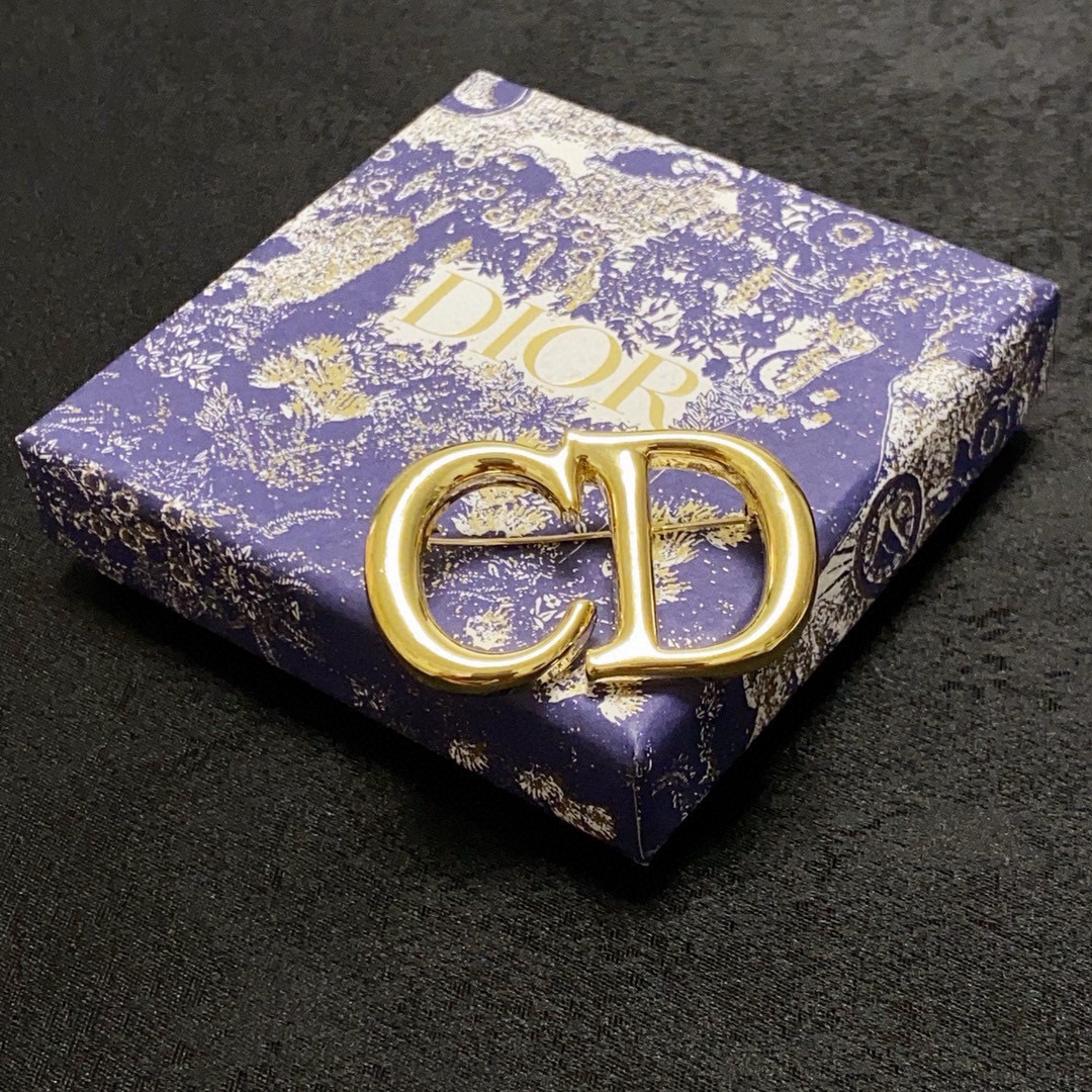 Dior CD Logo brooch gold tone metal no gemstones 3cm width