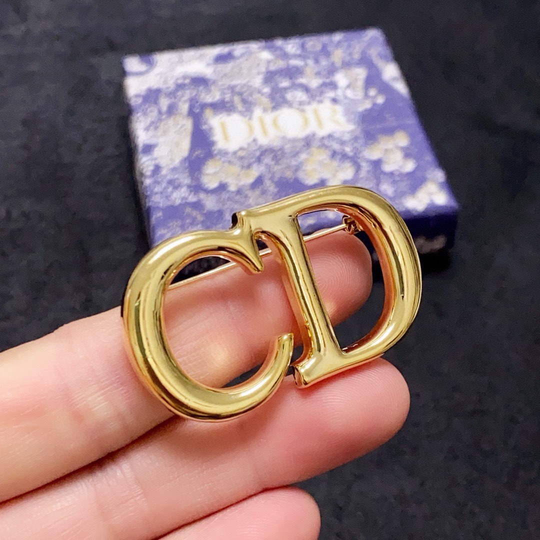 Dior CD Logo brooch gold tone metal no gemstones 3cm width
