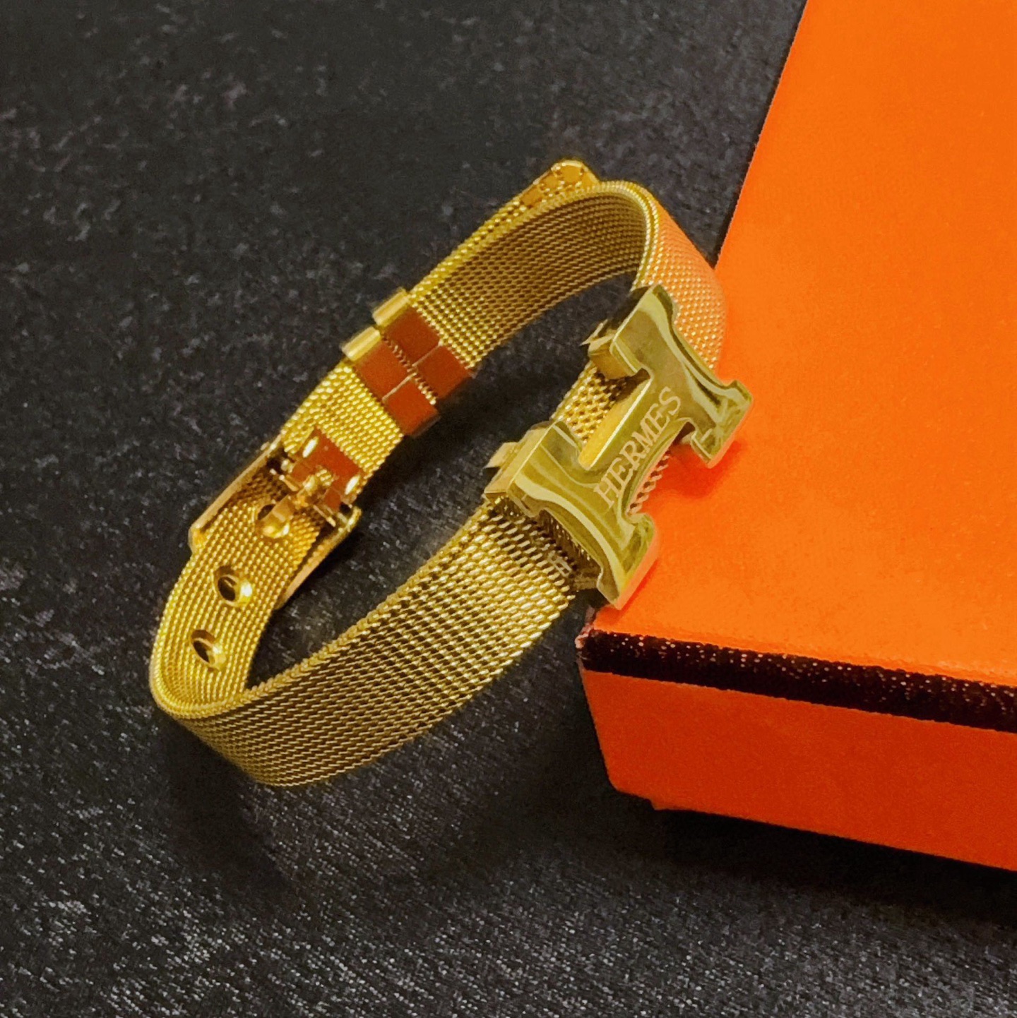 Bracelet Hermes Clic H Mesh Métal doré sans pierres précieuses Ajustable 16-19cm