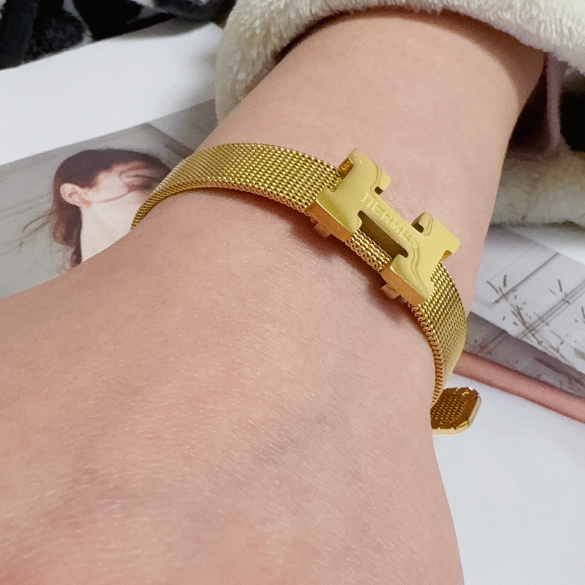 Bracelet Hermes Clic H Mesh Métal doré sans pierres précieuses Ajustable 16-19cm