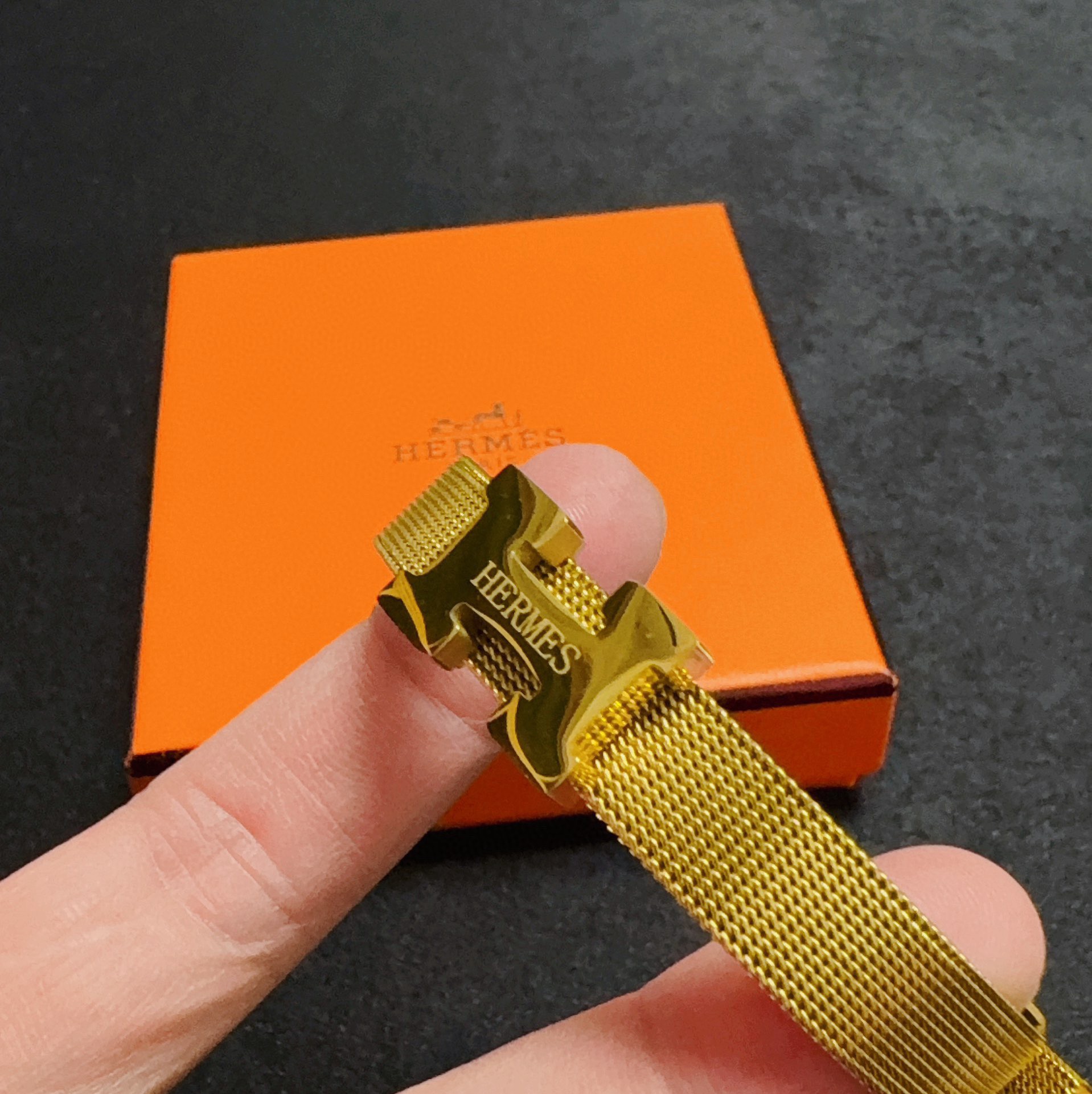 Bracelet Hermes Clic H Mesh Métal doré sans pierres précieuses Ajustable 16-19cm