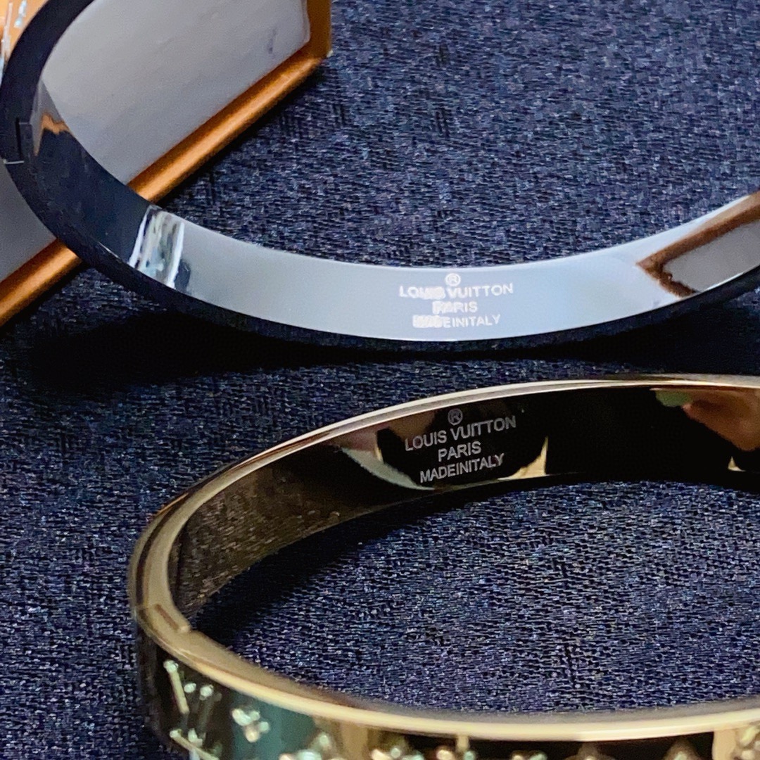 Cartier Clash de Cartier bracelet 18k yellow gold 18k rose gold 18k white gold no gemstones 17