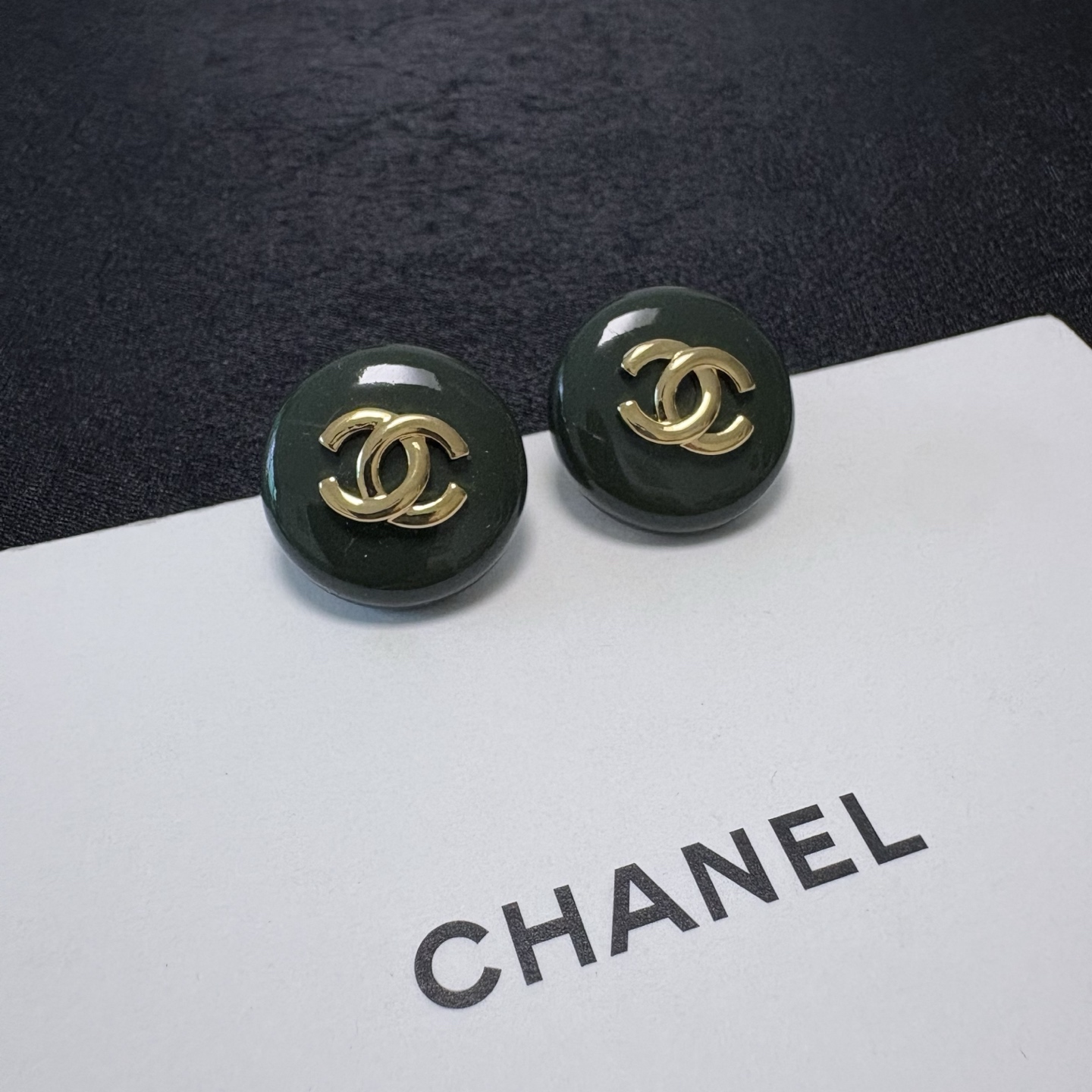 Chanel CC Logo Round Stud Earrings earrings Dark green resin with gold-tone metal CC logo 2cm diameter
