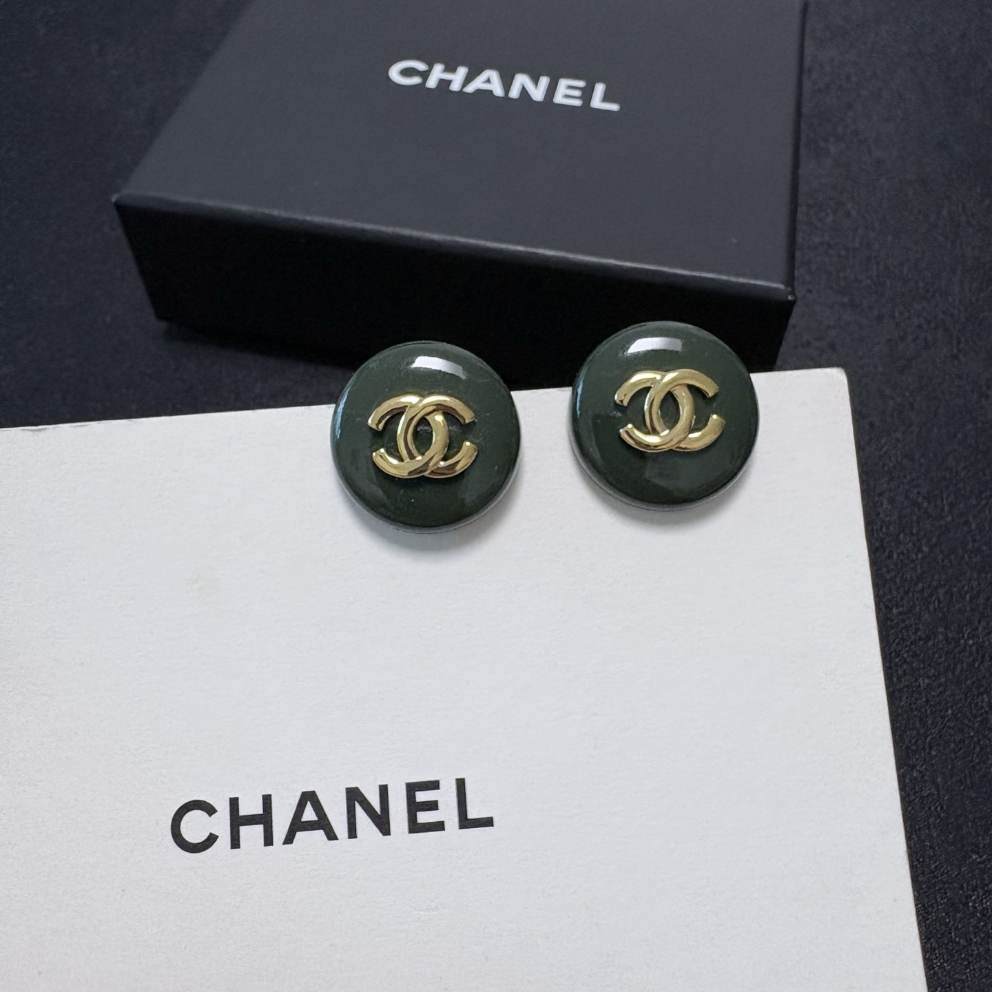 Chanel CC Logo Round Stud Earrings earrings Dark green resin with gold-tone metal CC logo 2cm diameter
