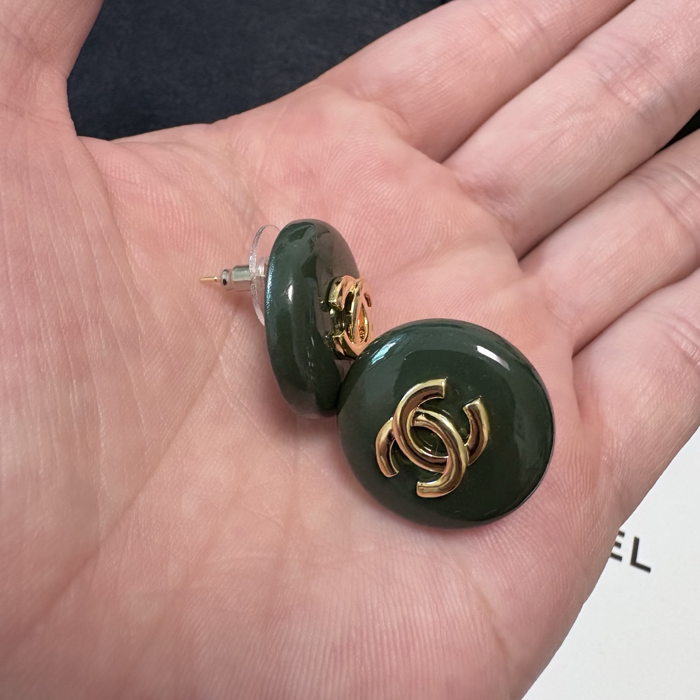 Chanel CC Logo Round Stud Earrings earrings Dark green resin with gold-tone metal CC logo 2cm diameter