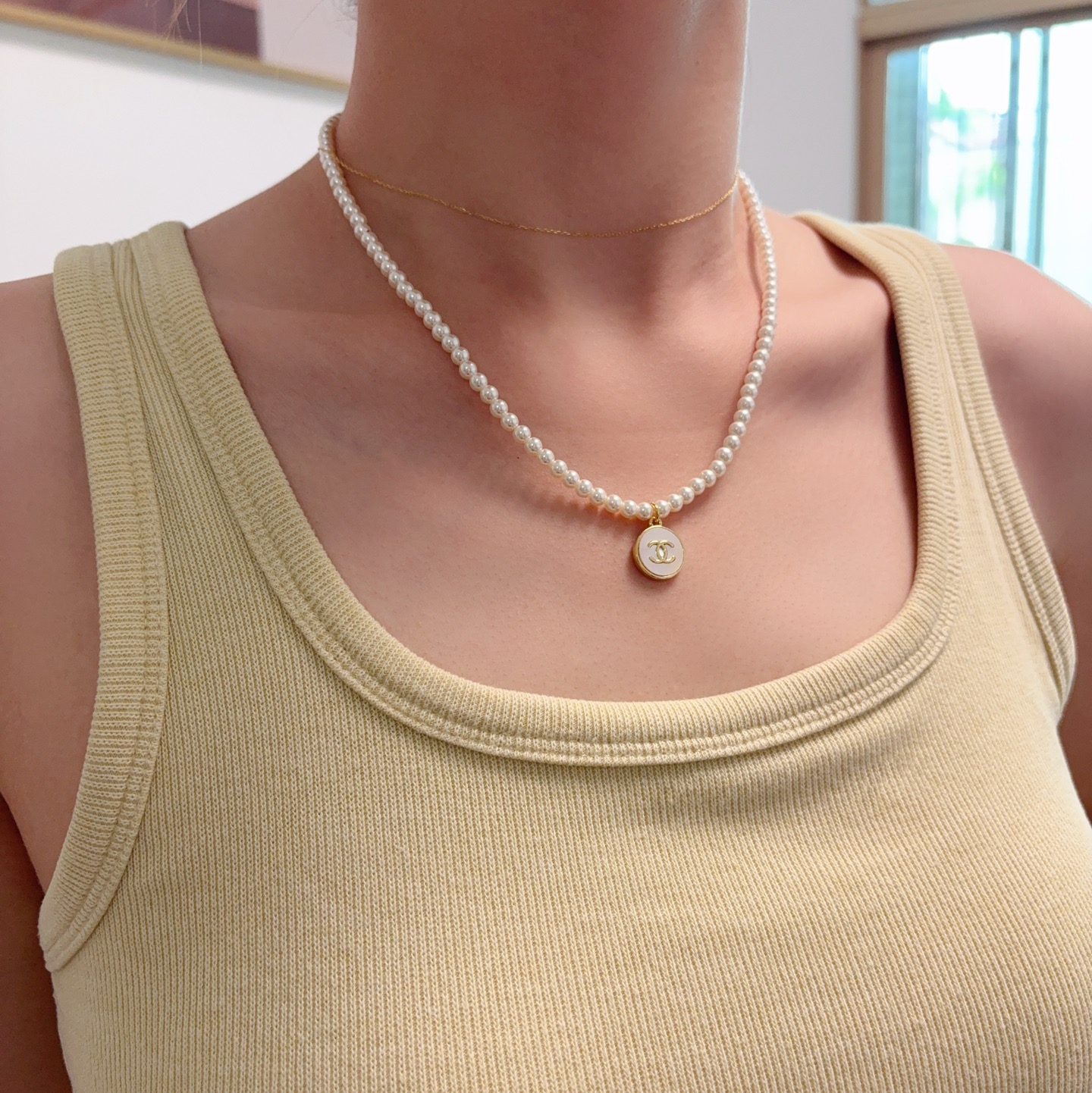 Chanel CC Round Pendant Pearl Choker necklace silver-tone metal white faux pearl 40cm with 5cm extender chain