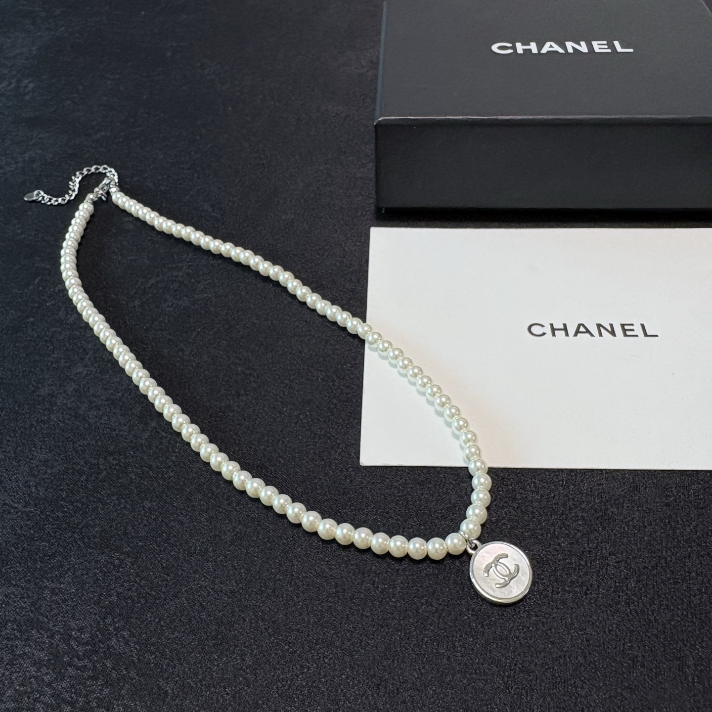 Chanel CC Round Pendant Pearl Choker necklace silver-tone metal white faux pearl 40cm with 5cm extender chain