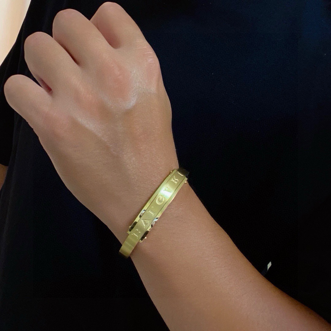 Bvlgari Bvlgari Logo Bangle bracelet 14K yellow gold 21cm