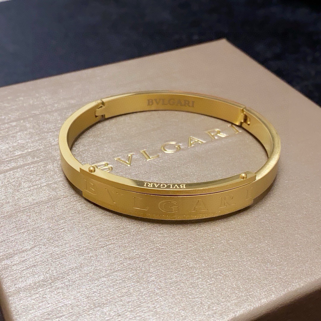 Bvlgari Bvlgari Logo Bangle bracelet 14K yellow gold 21cm