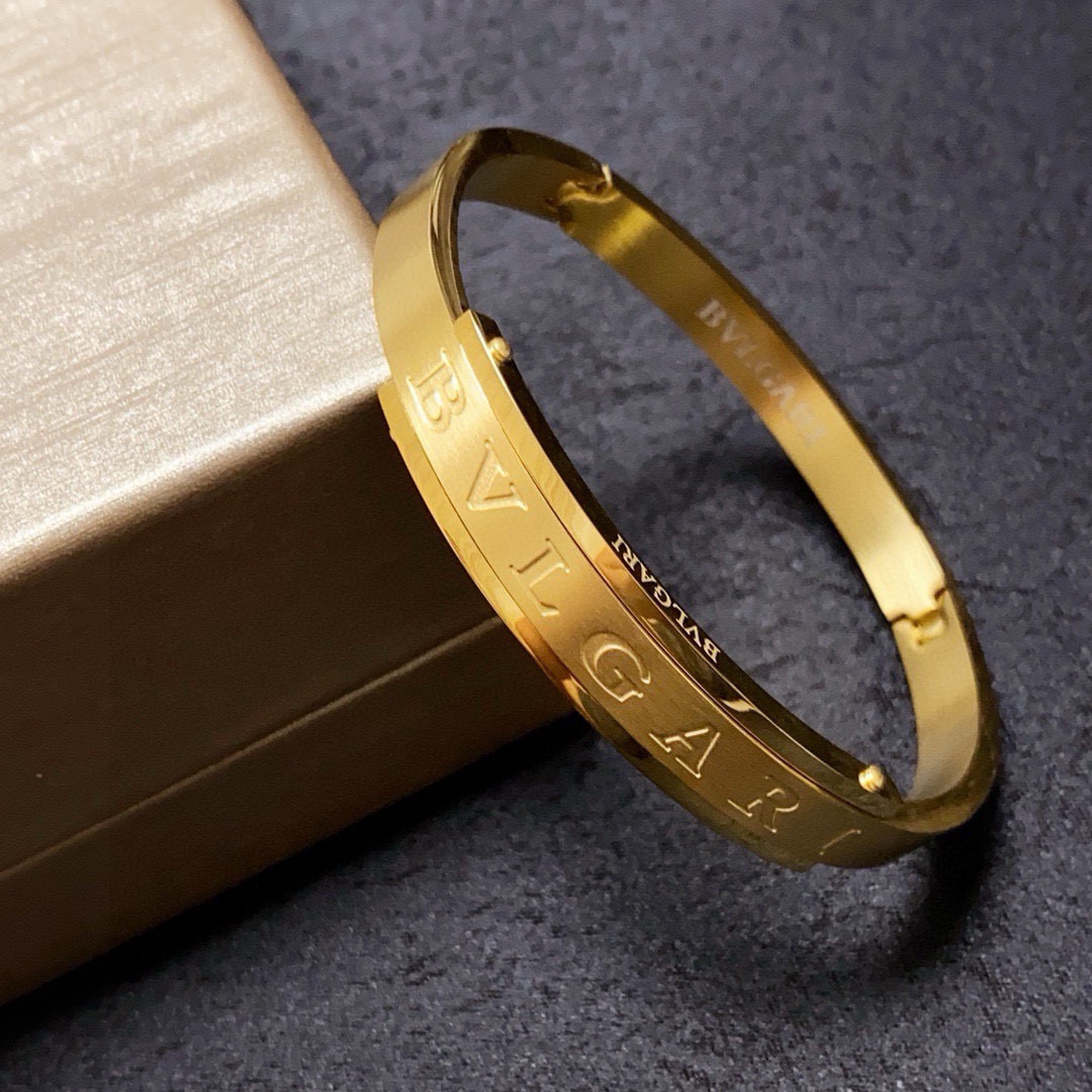 Bvlgari Bvlgari Logo Bangle bracelet 14K yellow gold 21cm