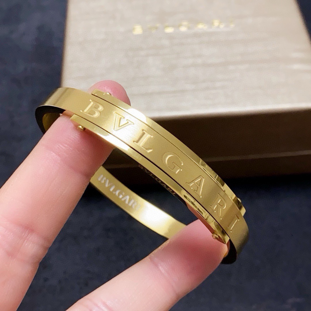 Bvlgari Bvlgari Logo Bangle bracelet 14K yellow gold 21cm