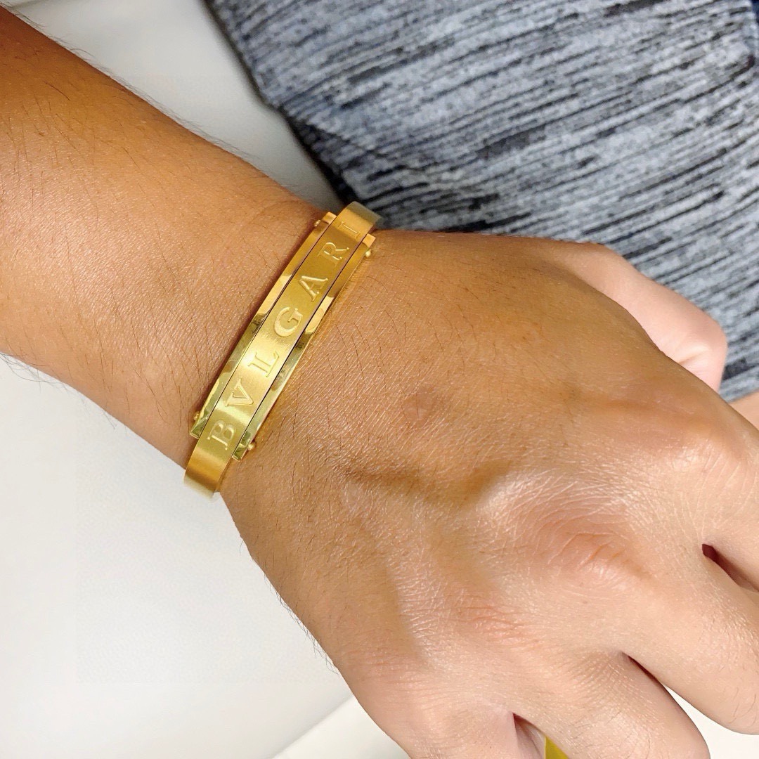 Bvlgari Bvlgari Logo Bangle bracelet 14K yellow gold 21cm