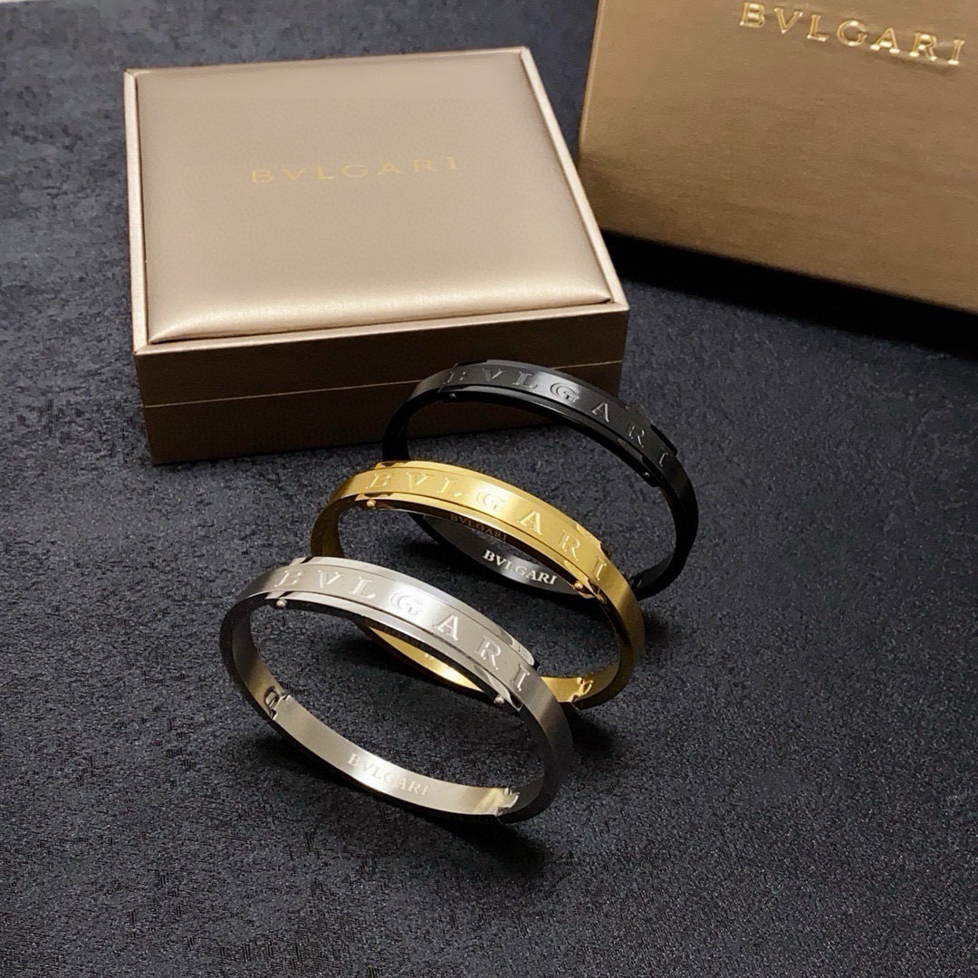 Bvlgari Bvlgari Logo Bangle bracelet 14K yellow gold 21cm