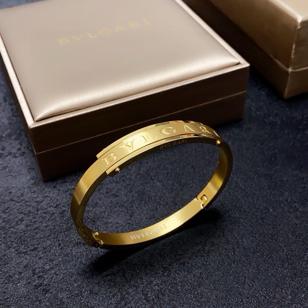 Bvlgari Bvlgari Logo Bangle bracelet 14K yellow gold 21cm
