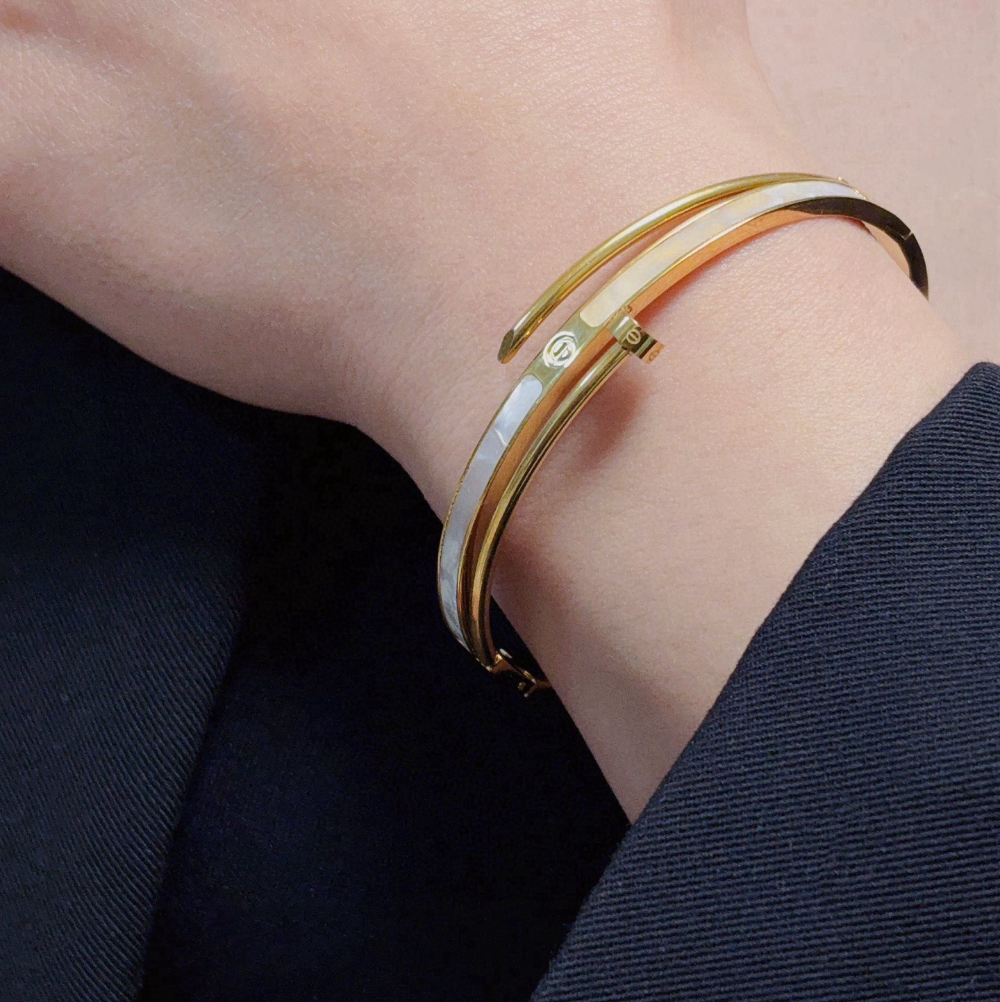 Cartier Juste un Clou bracelet 18k white gold 18k yellow gold white mother-of-pearl 17