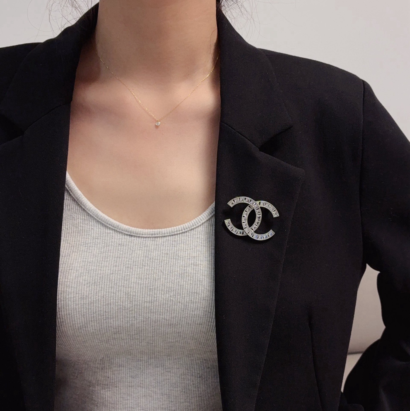 Chanel CC Logo Baguette Crystal Brooch brooch silver-toned metal with clear faceted crystals 3 5cm width