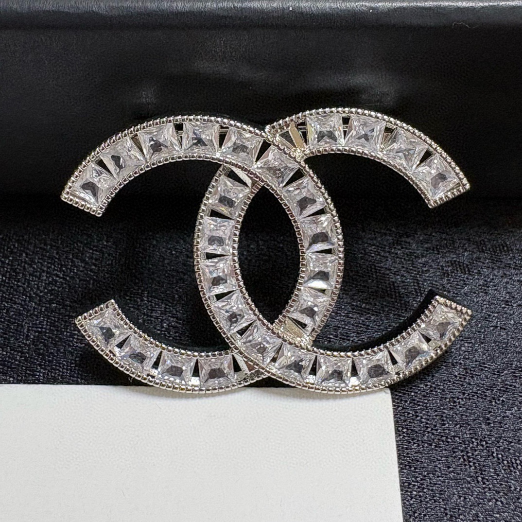 Chanel CC Logo Baguette Crystal Brooch brooch silver-toned metal with clear faceted crystals 3 5cm width