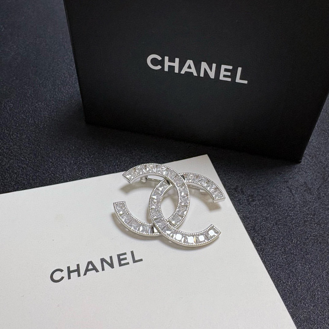 Chanel CC Logo Baguette Crystal Brooch brooch silver-toned metal with clear faceted crystals 3 5cm width
