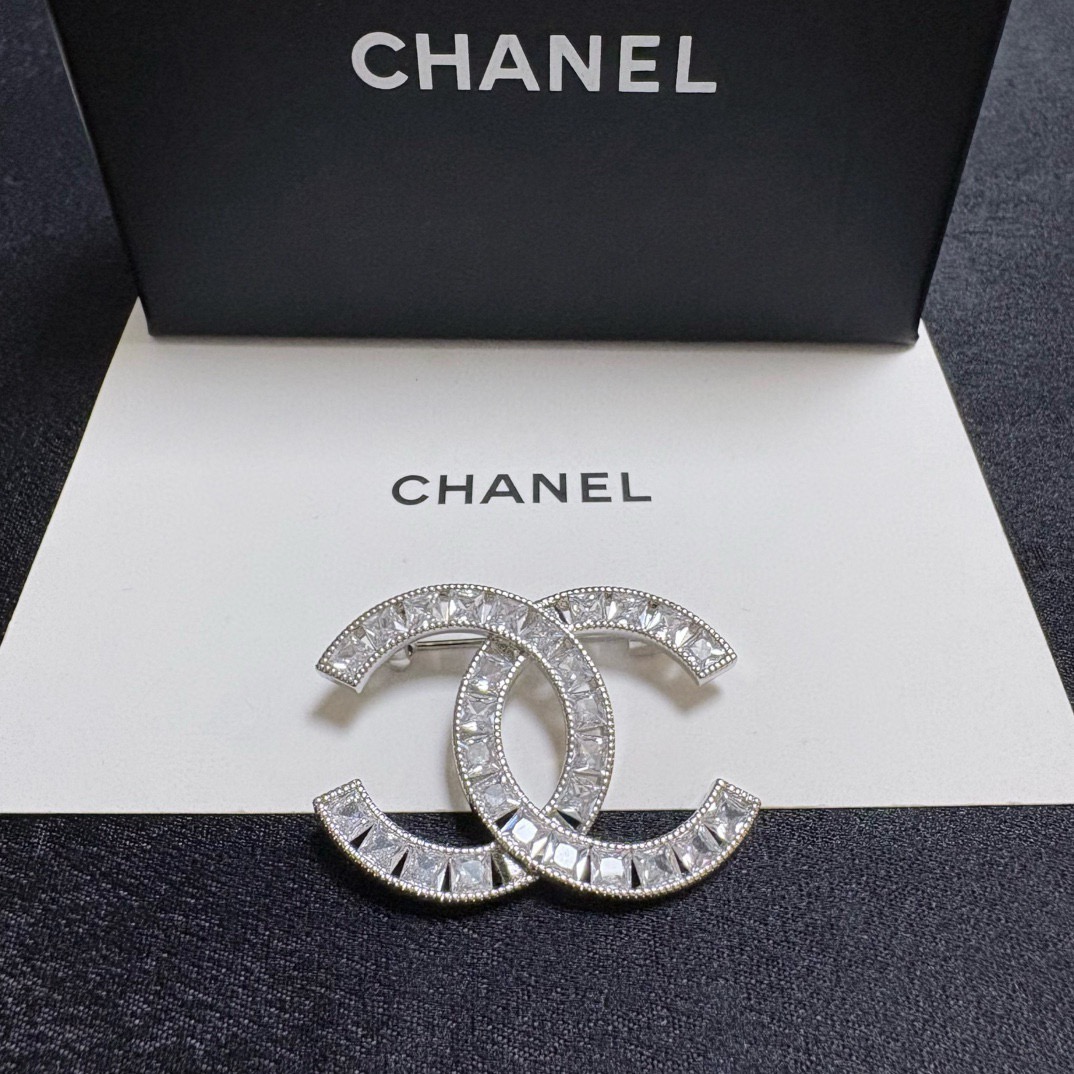 Chanel CC Logo Baguette Crystal Brooch brooch silver-toned metal with clear faceted crystals 3 5cm width