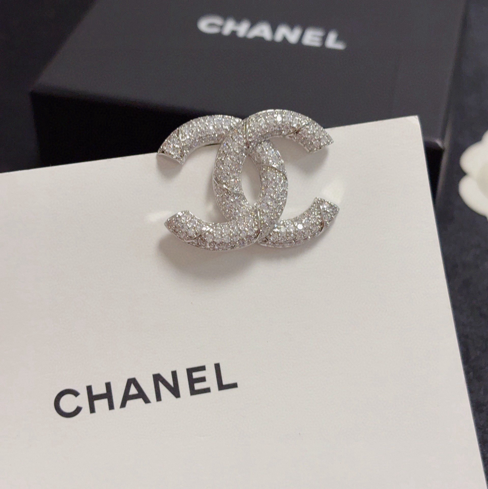 Chanel CC Logo Pave Brooch brooch silver-toned metal with clear pave crystals 3cm width