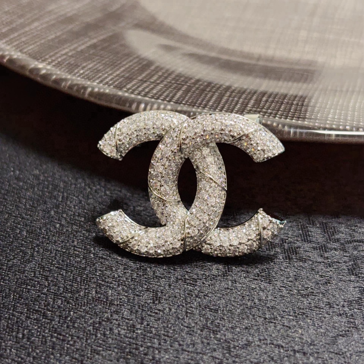 Chanel CC Logo Pave Brooch brooch silver-toned metal with clear pave crystals 3cm width