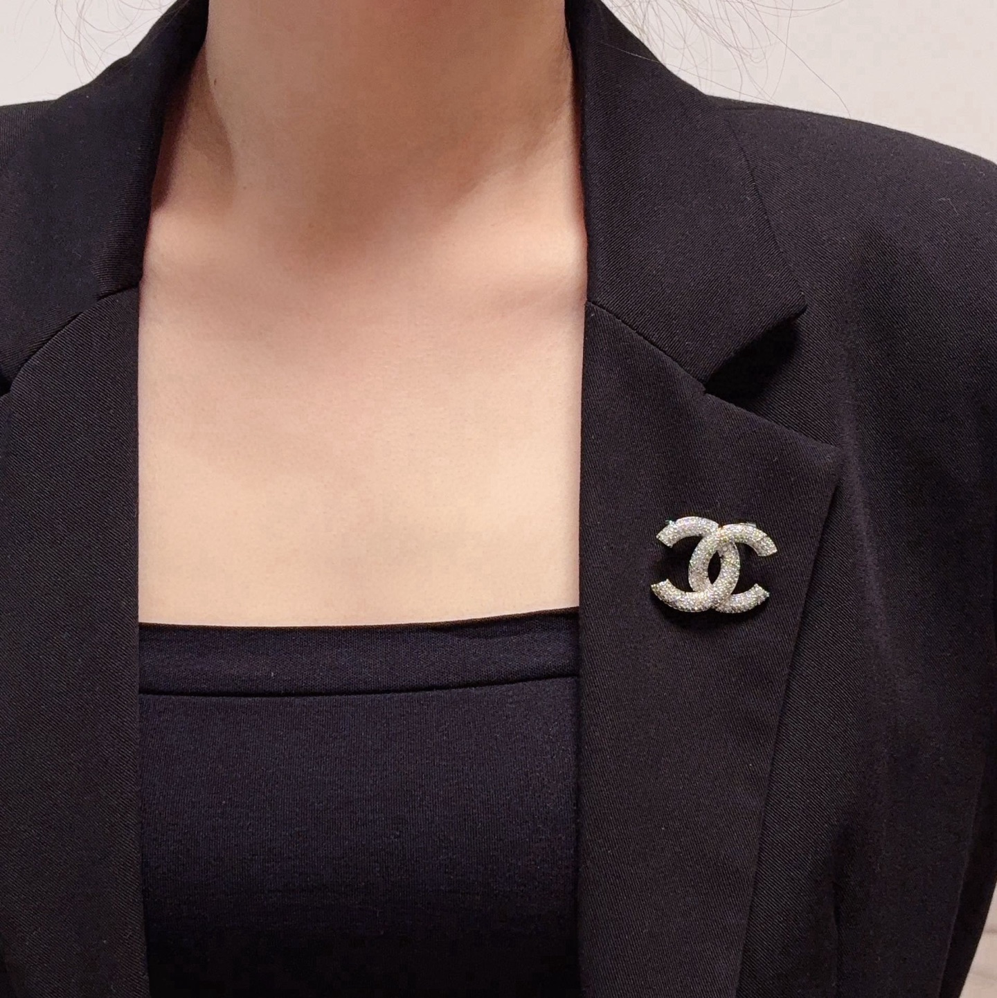 Chanel CC Logo Pave Brooch brooch silver-toned metal with clear pave crystals 3cm width