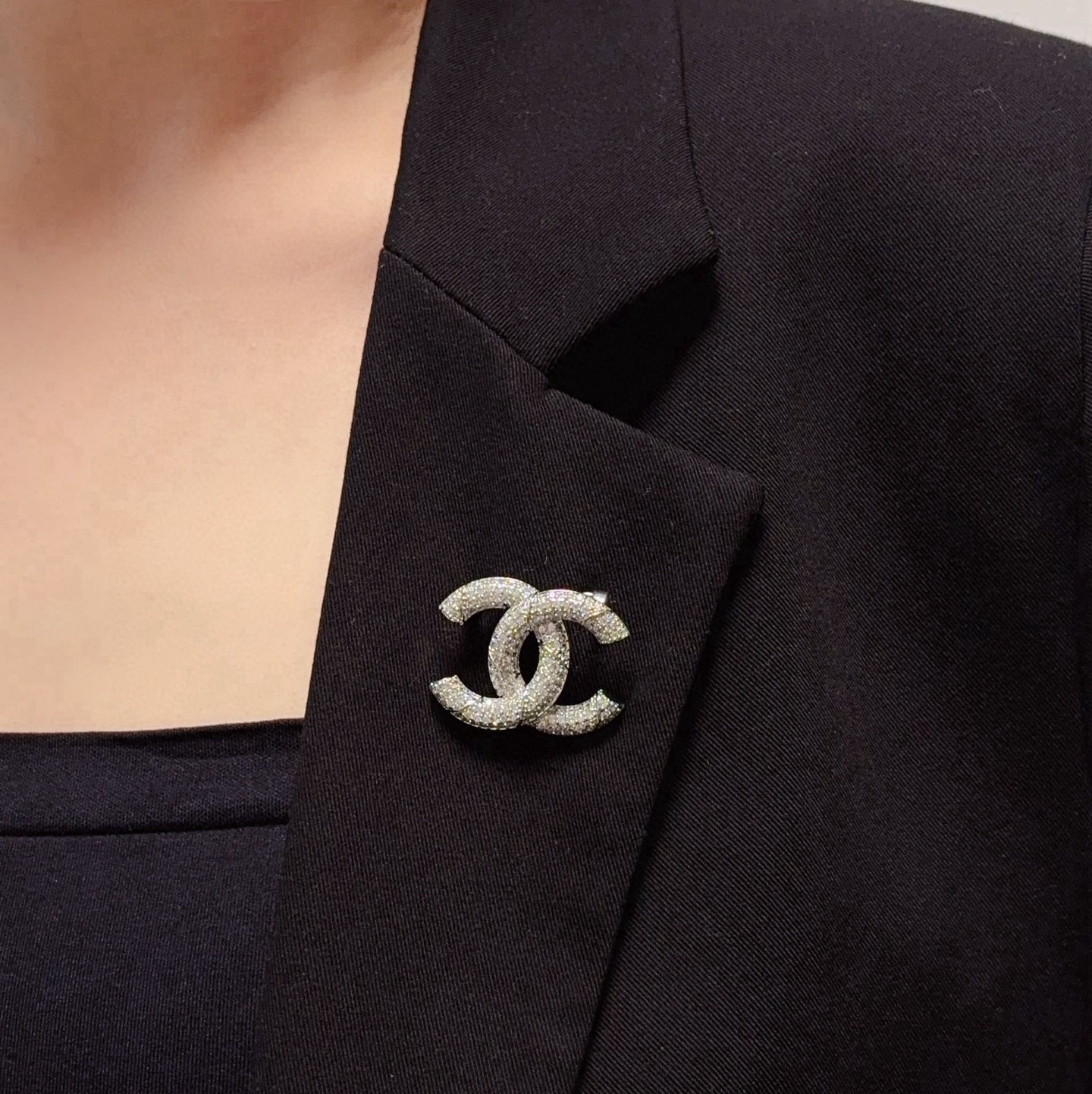 Chanel CC Logo Pave Brooch brooch silver-toned metal with clear pave crystals 3cm width