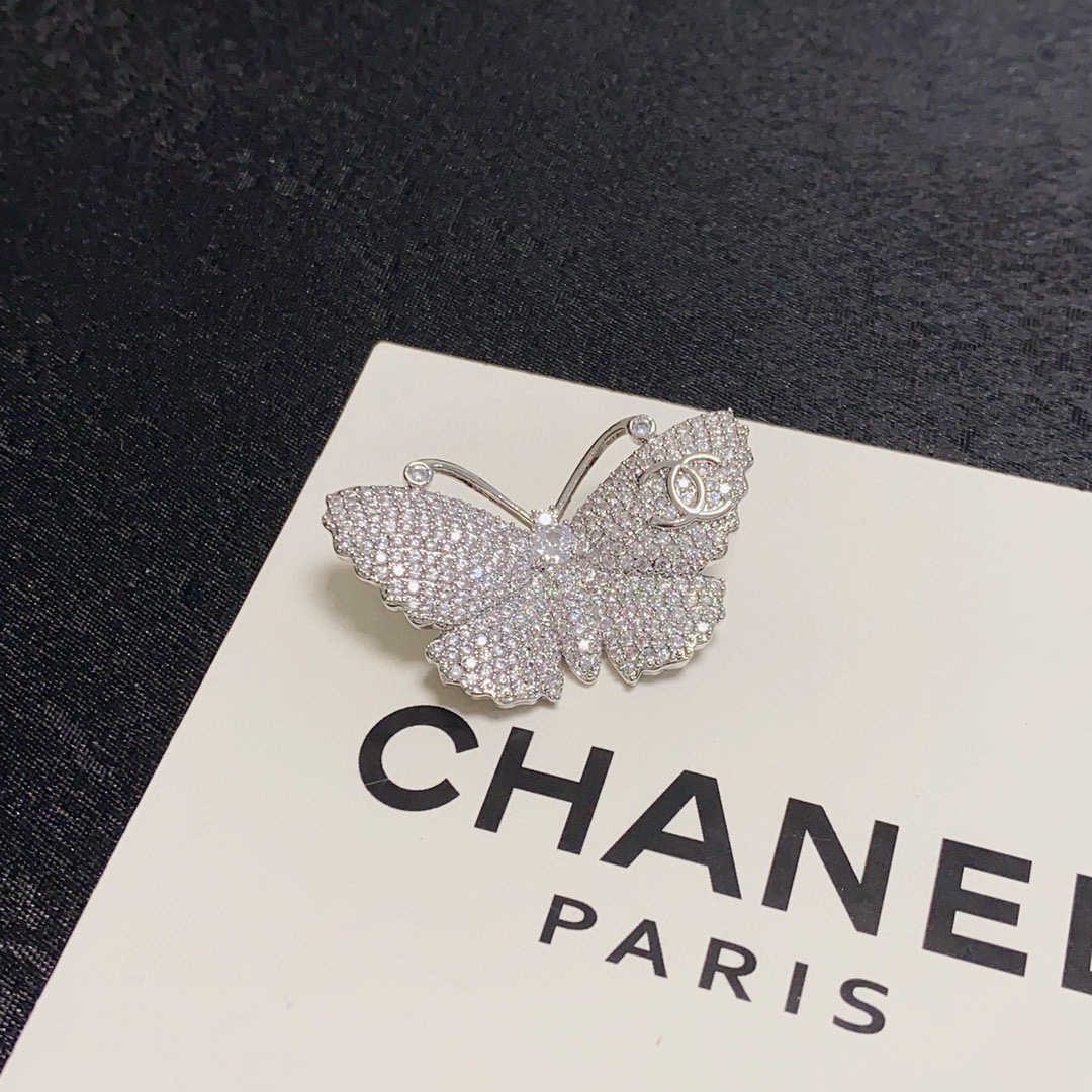 Chanel CC Logo Pave Butterfly Brooch brooch silver-toned metal with clear pave crystals 3cm width